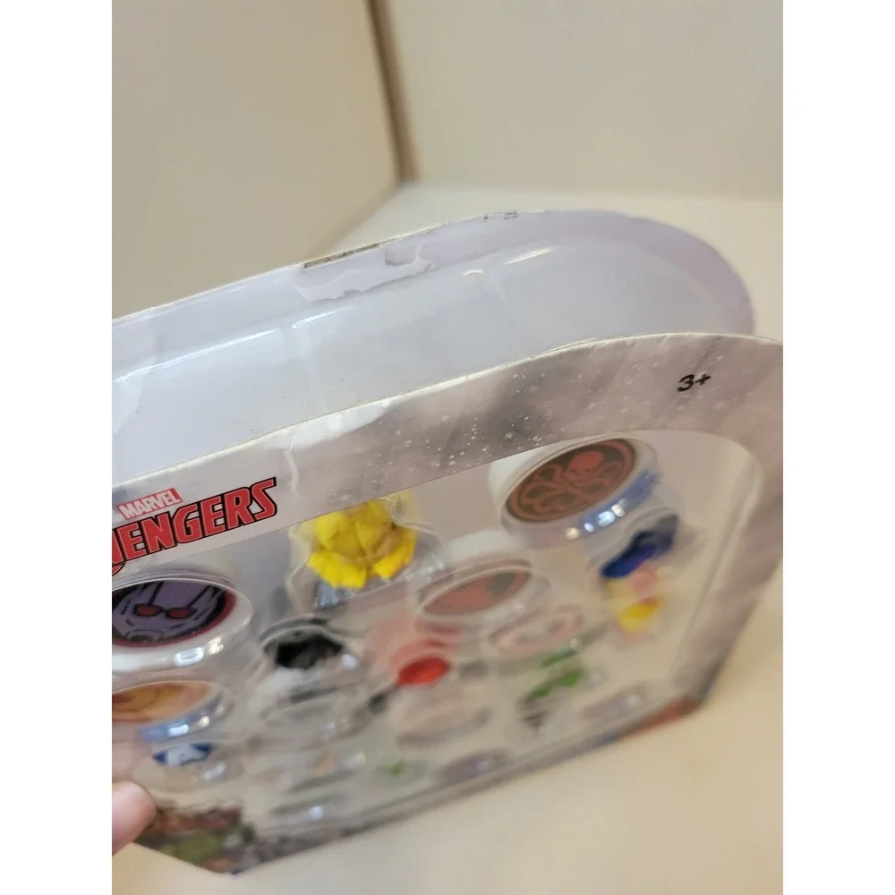 Marvel Avengers Fun Eraser Set 20 Count Captain America Iron Man Hulk 3D Erasers